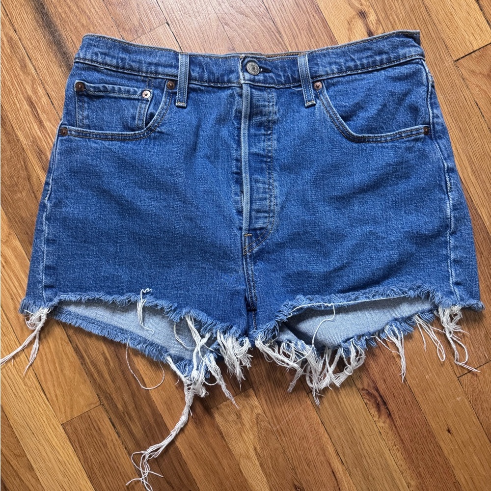 Levi’s Jean Women's Shorts sz 33